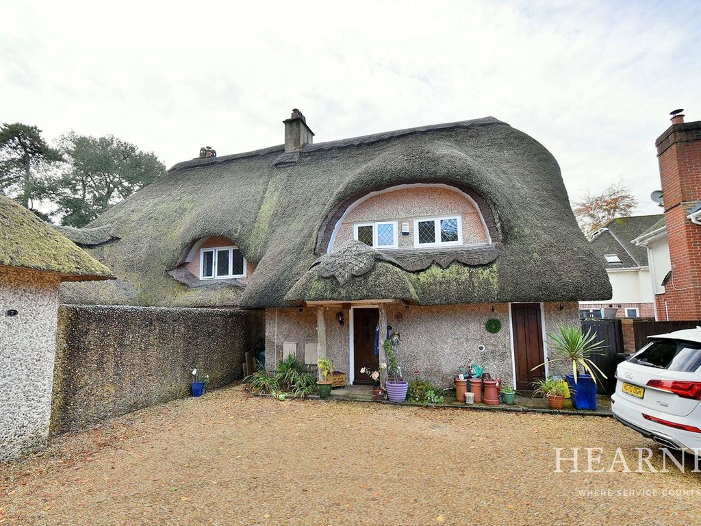 3 bed property for sale in Moorlands Road, West Moors, Ferndown BH22, £