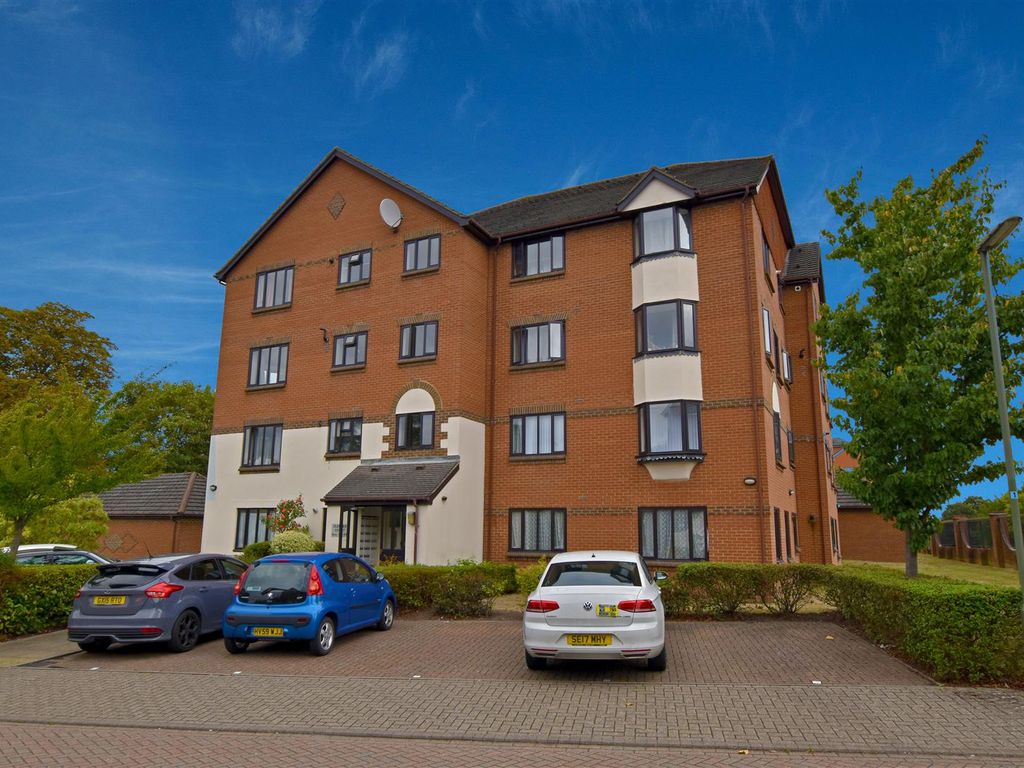 2 bed flat to rent in St. Annes Mount, Redhill RH1, £1,450 pcm Zoopla
