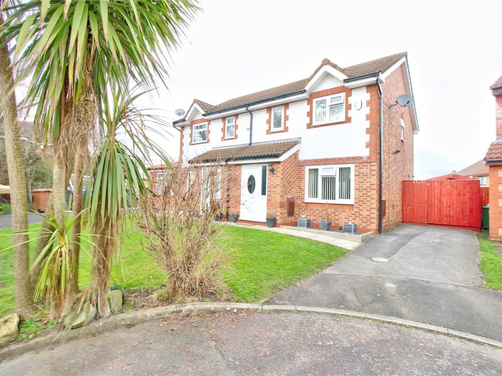 3 bed semidetached house for sale in Witham Close, Netherton