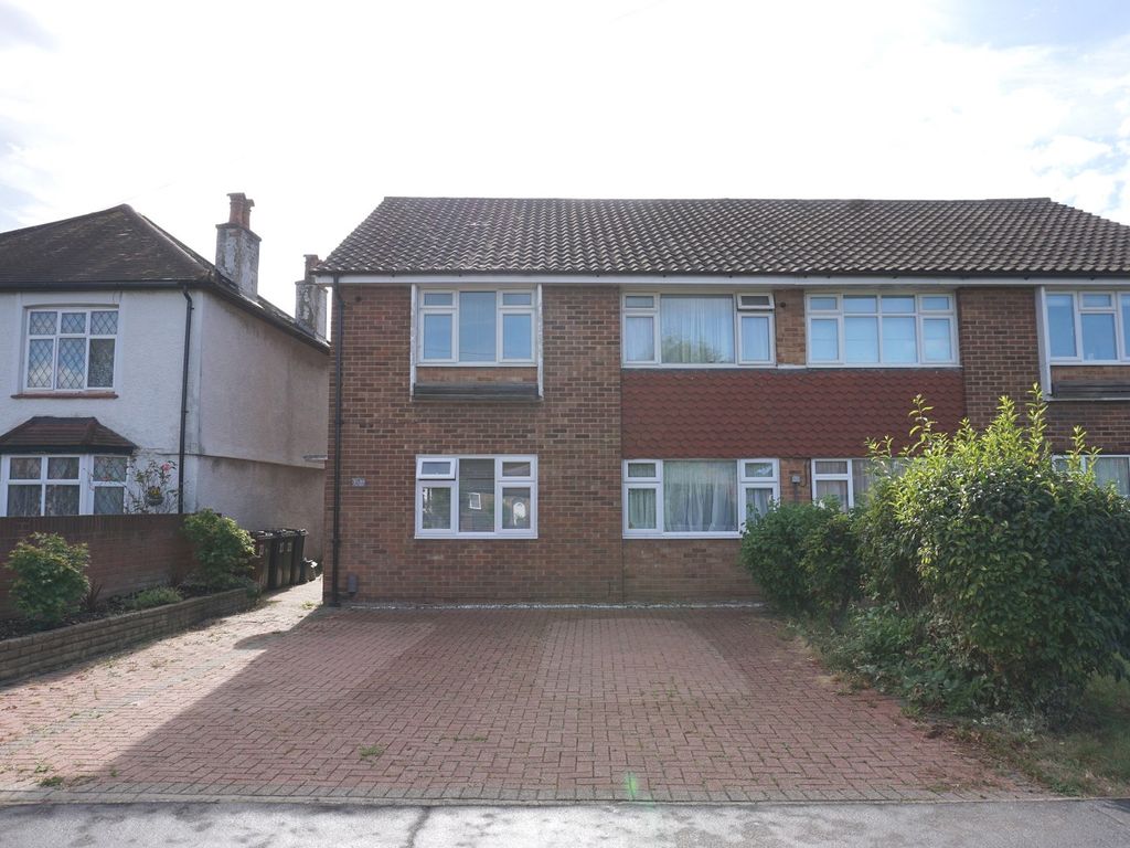 2 bed for sale in Cox Lane, Epsom, Surrey. KT19, £325,000