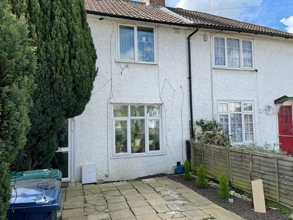 3 bed terraced house for sale in Dryfield Road, Edgware HA8 Zoopla