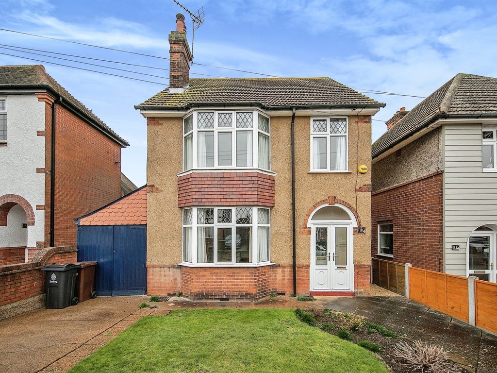 3 bed detached house for sale in Highfield Avenue, Dovercourt, Harwich