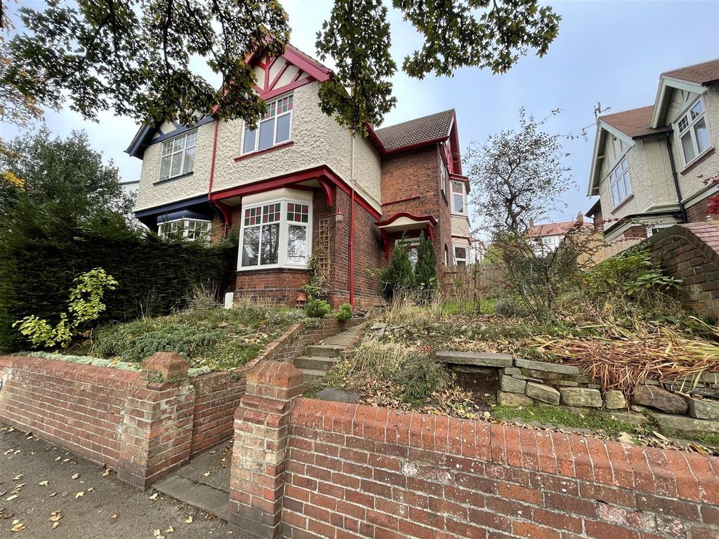 4 bed semidetached house for sale in Scalby Road, Scarborough YO12