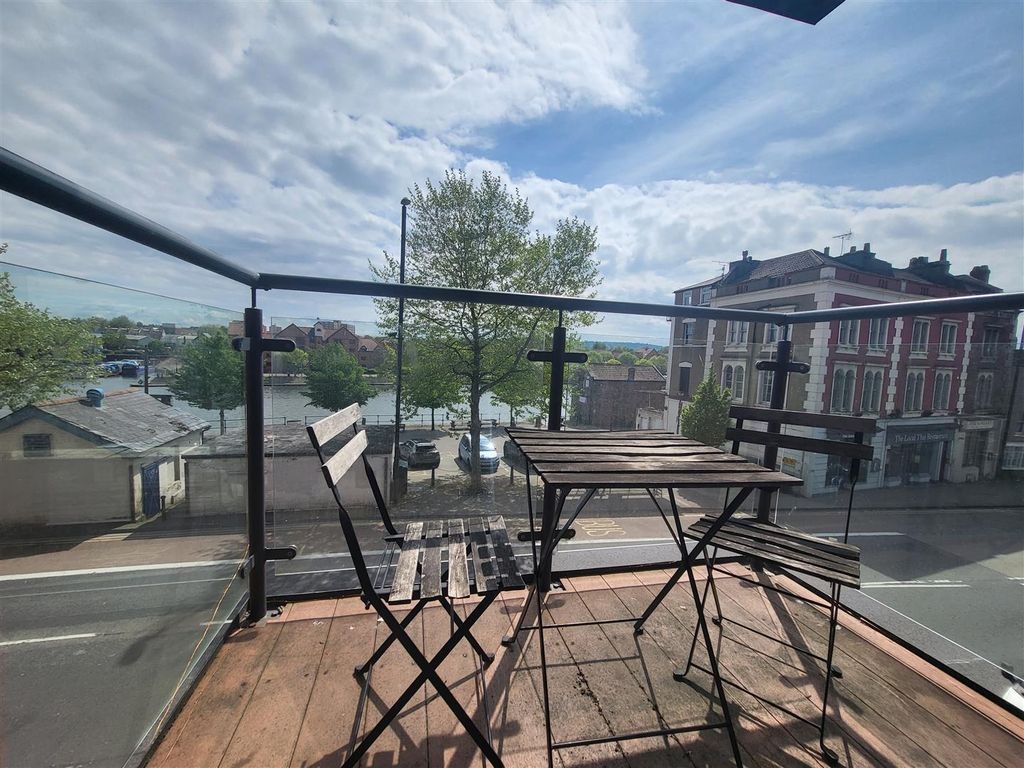 1 bed flat to rent in Dockside, 120 124 Hotwell Road, Bristol BS8, £