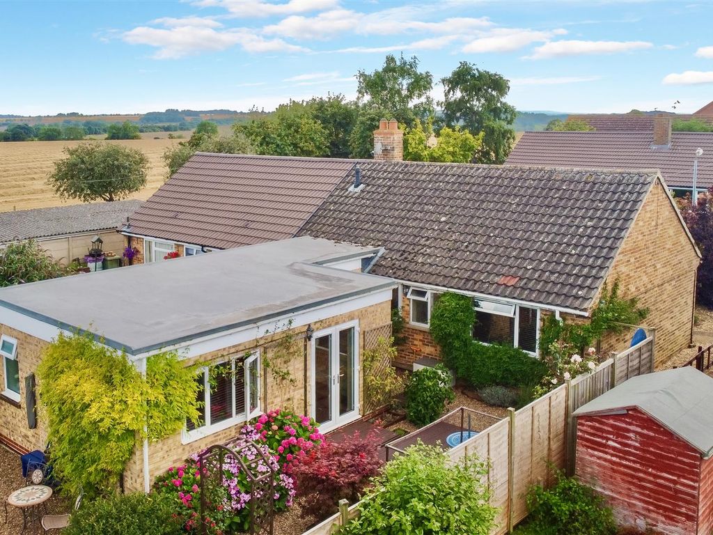 3 bed bungalow for sale in Sherwood Rise, Caythorpe, Grantham NG32, £