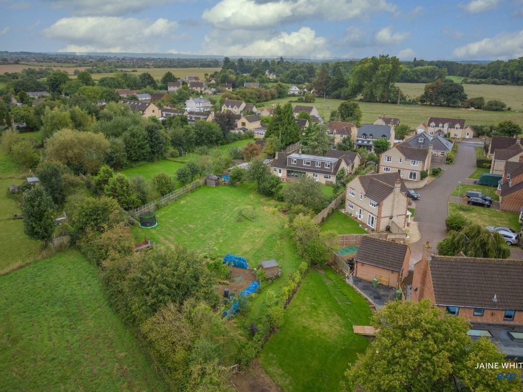 5 bed detached house for sale in Westlands Lane, Beanacre, Melksham