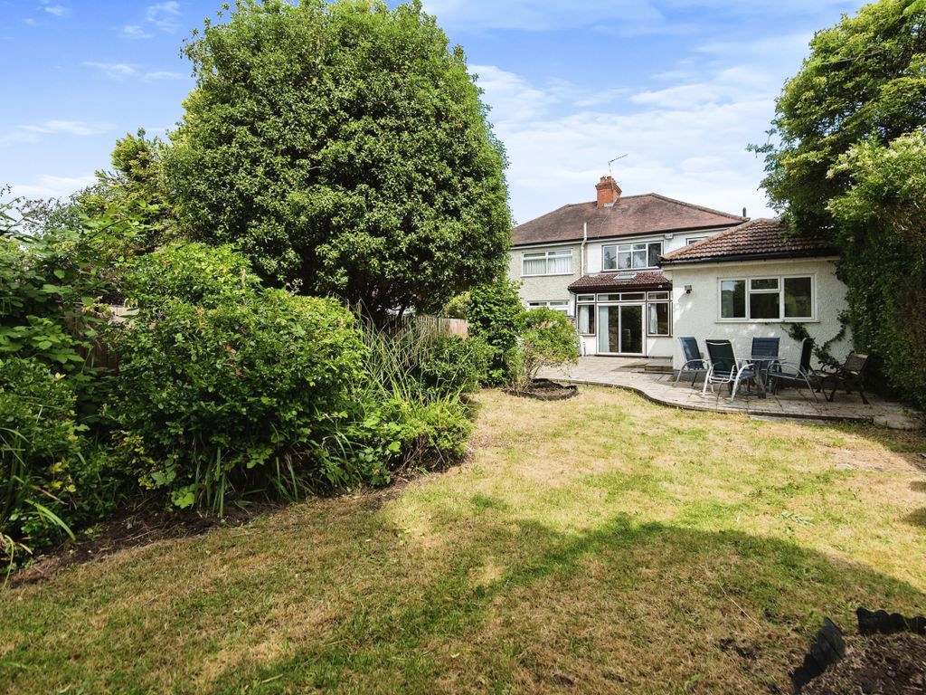 3 bed semidetached house to rent in Selwyn Road, New Malden, Surrey