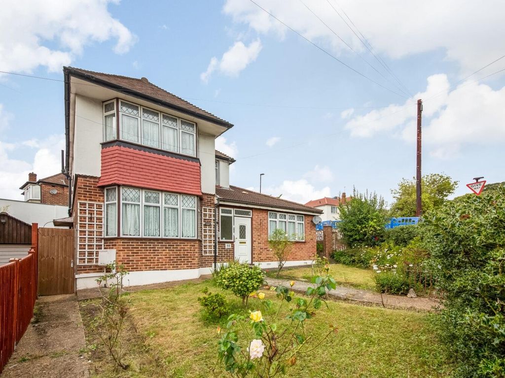 3 bed detached house for sale in Spa Hill, Crystal Palace, London SE19