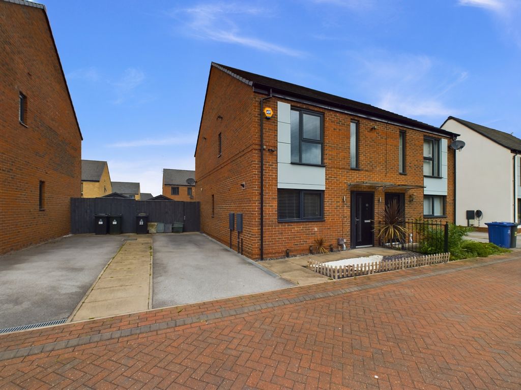 3 bed semidetached house for sale in Magenta Crescent, Balby