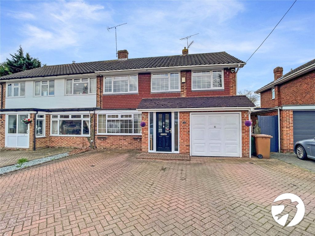 4 bed semidetached house for sale in Devon Road, South Darenth