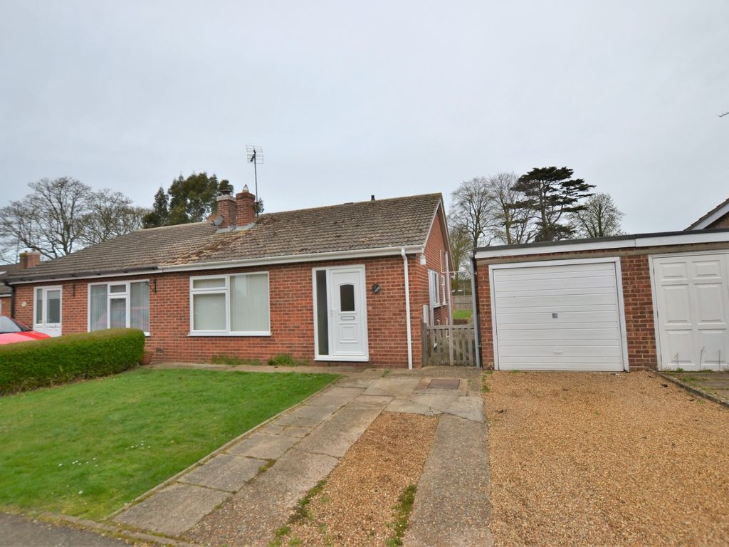 2 bed semidetached bungalow for sale in Shelduck Drive,