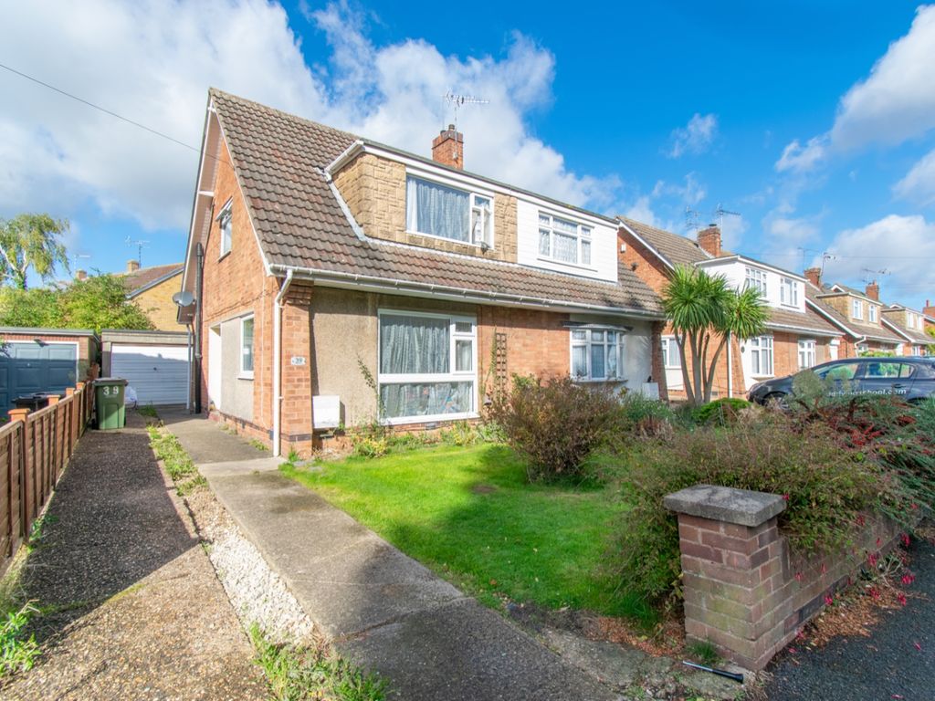 3 bed semidetached house for sale in Cornwall Road, Wigston LE18 Zoopla