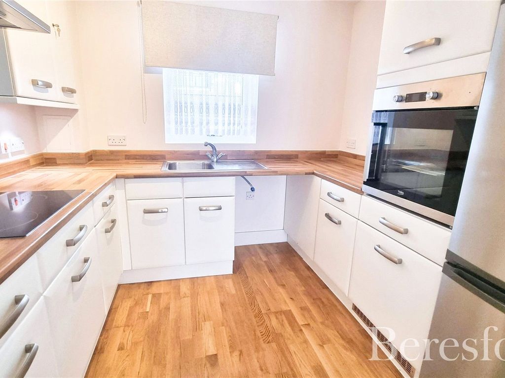 1 bed flat for sale in Dreywood Court, 53 Squirrels Heath Lane RM2, £