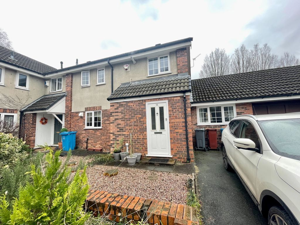 4 bed semidetached house to rent in Redshaw Close, Fallowfield M14