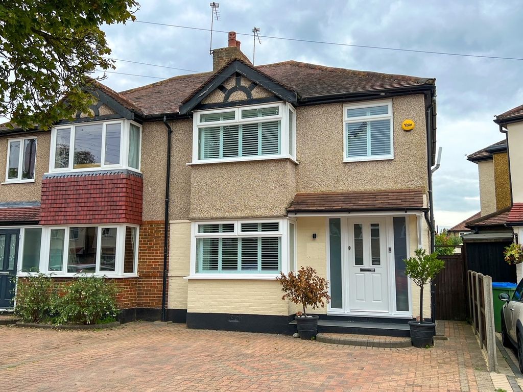 3 bed semidetached house for sale in Molesey Park Avenue, East Molesey