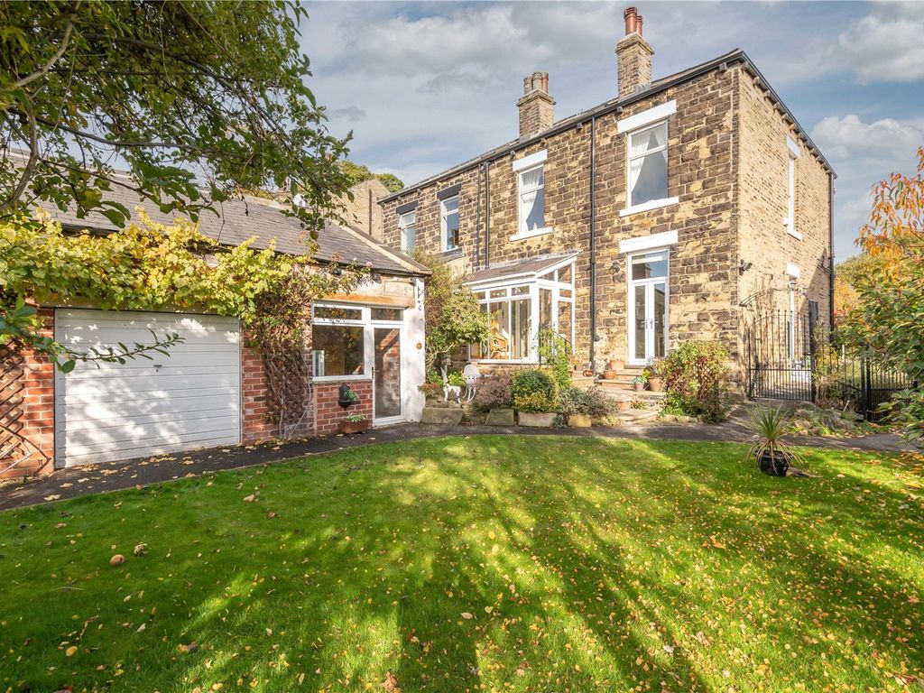4 bed semidetached house for sale in Grosvenor Road, Upper Batley WF17