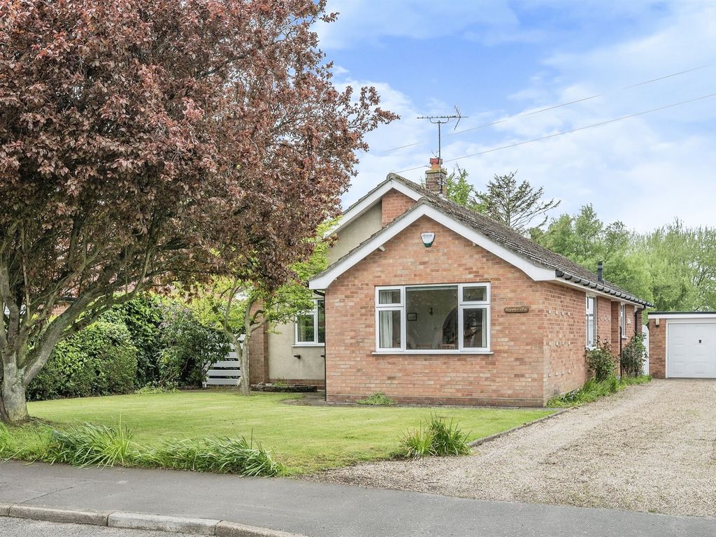 2 bed detached bungalow for sale in Skeyton Road, North Walsham NR28