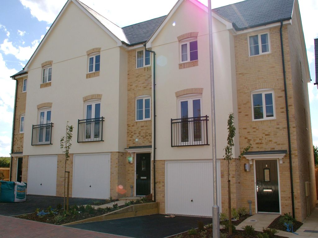 Room to rent in Fulbourn Road, Cherry Hinton, Cambridge CB1, £850 pcm