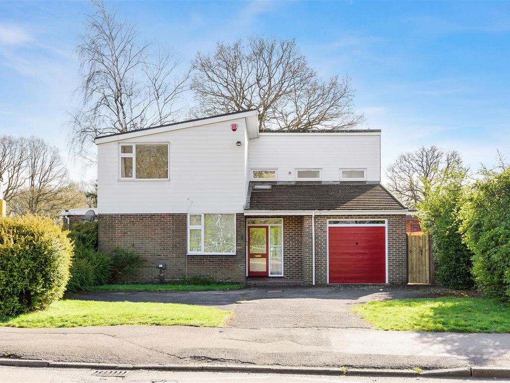 4 bed detached house for sale in Wallis Avenue, Loose, Maidstone ME15
