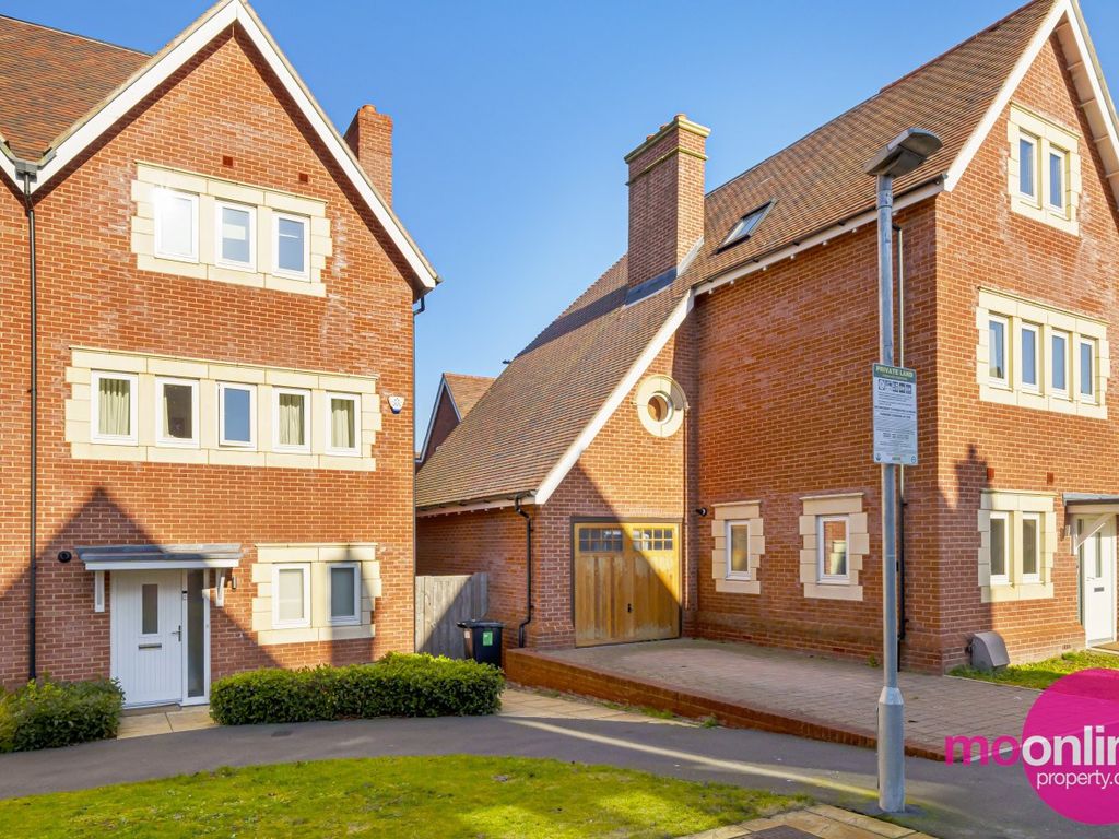 4 bed property for sale in Guardhouse Way, London NW7 Zoopla