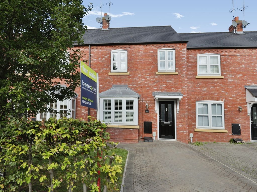 3 bed terraced house for sale in Markeaton Park, Kingswood, Hull HU7, £