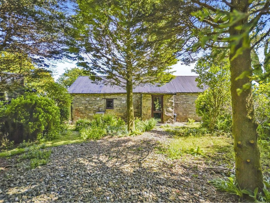 4 bed detached house for sale in Rosebush, Clynderwen SA66, £500,000