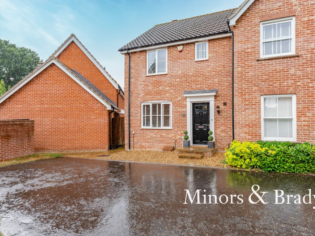 3 bed semidetached house for sale in CozensWiley Road, Little