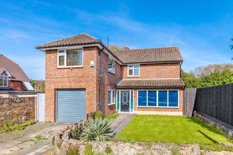 4 bed detached house for sale in Addington Village Road, Addington
