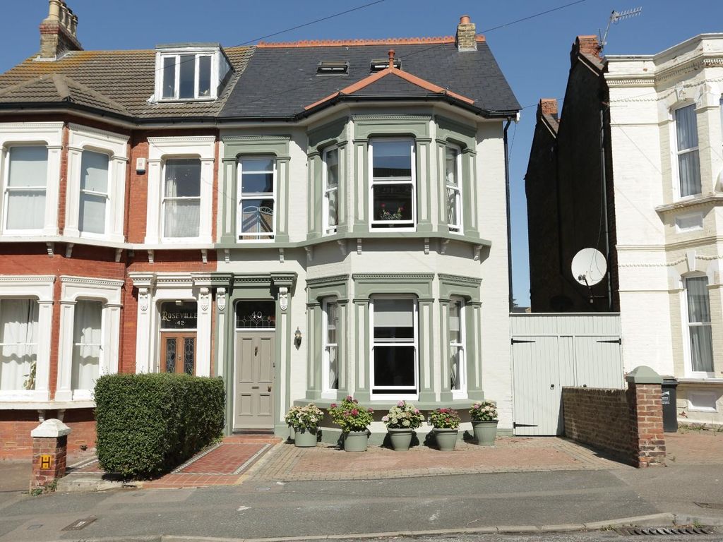 4 bed property for sale in Prices Avenue, Cliftonville, Margate CT9