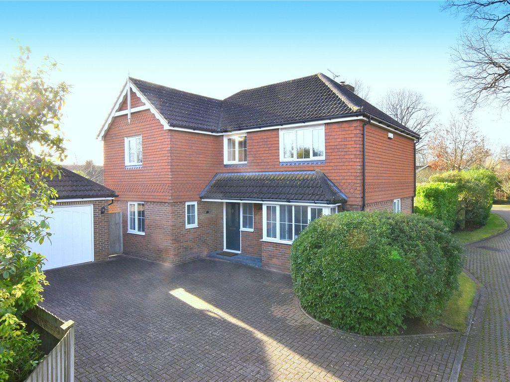 4 bed detached house for sale in Salix Close, Fetcham KT22, £1,175,000 Zoopla