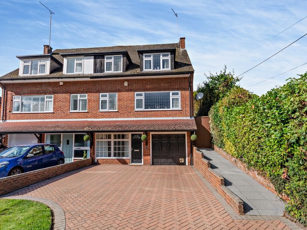 3 bed semidetached house for sale in Kings Road, Chalfont St Giles HP8