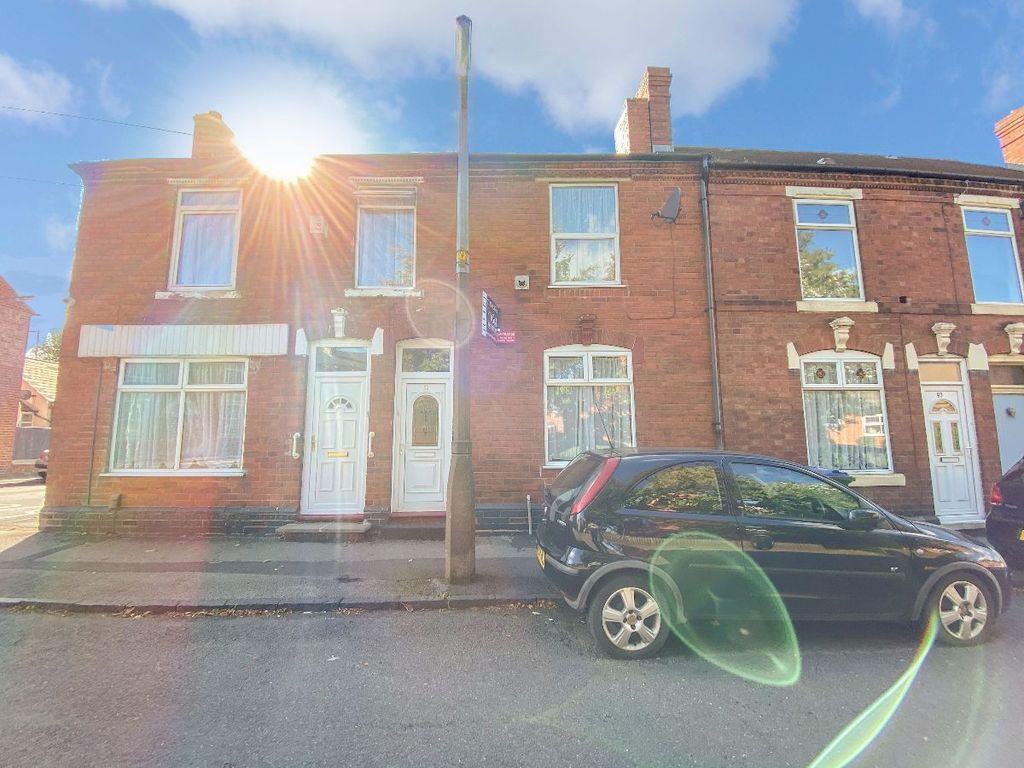 2 bed terraced house to rent in Beeches Road, Rowley Regis B65, £800