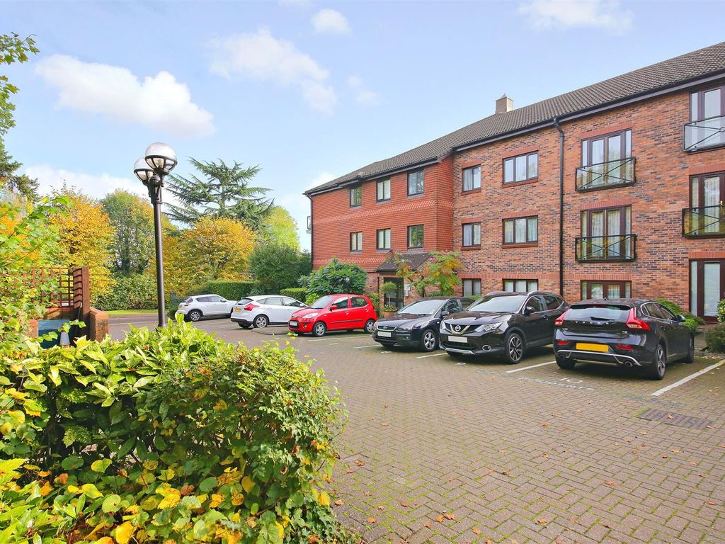 3 bed flat for sale in Allum Lane, Elstree, Borehamwood WD6, £550,000 Zoopla