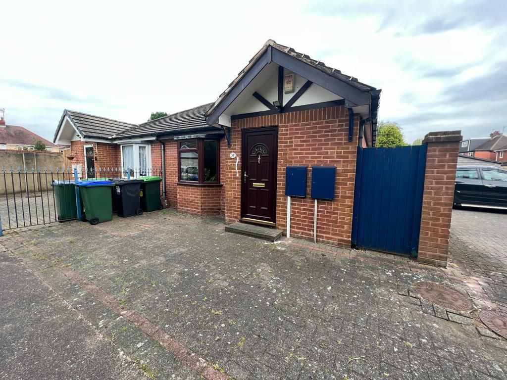 2 bed semidetached bungalow for sale in Brook Lane, Cradley Heath B64