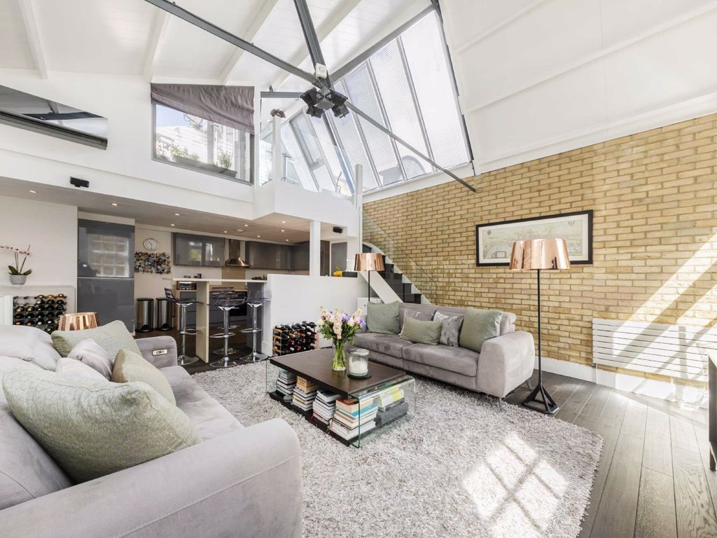 Welmar Mews, London SW4  