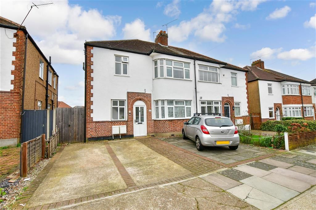 3 bed for sale in Tudor Drive, Gidea Park, Romford, Essex