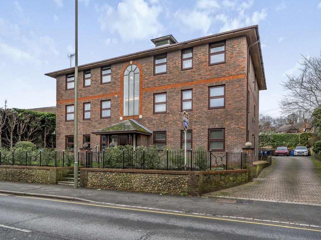 2 bed flat for sale in Farthingfield House, East Street, Farnham