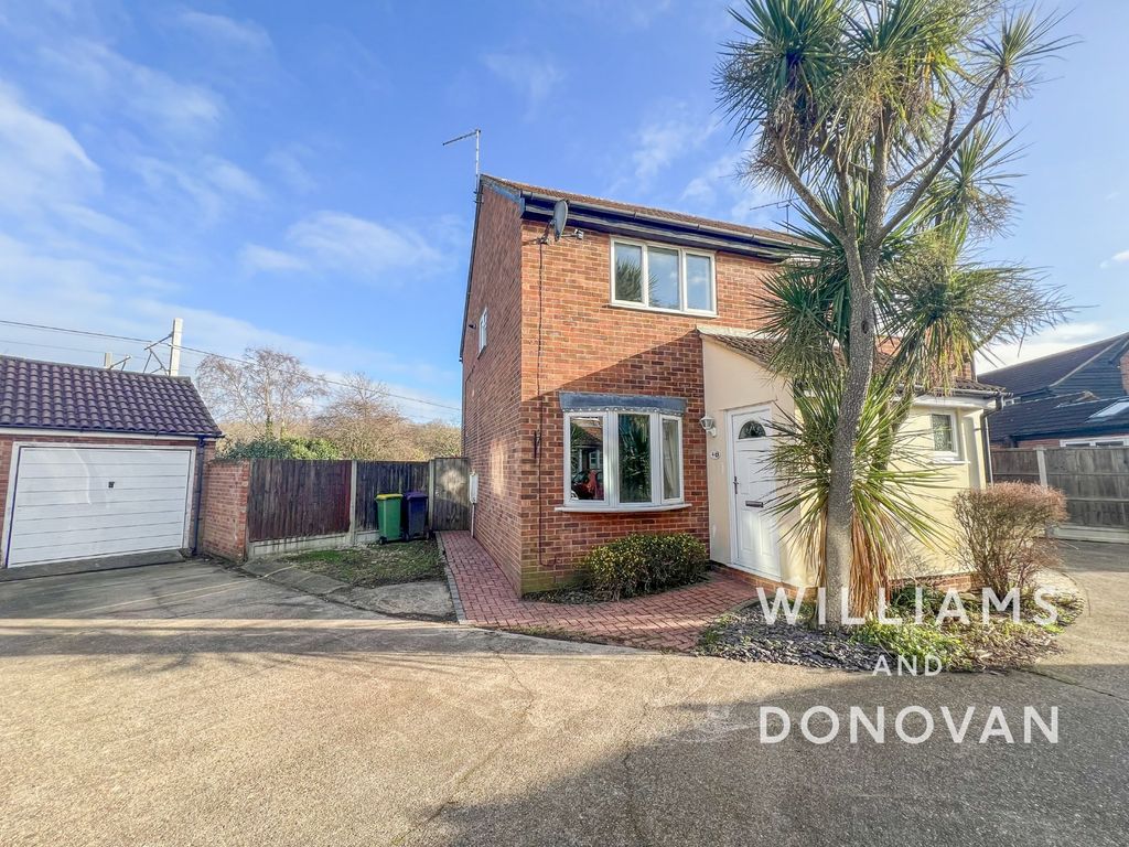 2 bed semidetached house for sale in Caernarvon Close, Hockley SS5, £