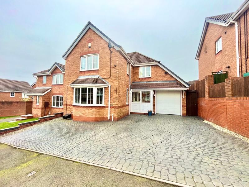 4 bed detached house for sale in View Point, Tividale, Oldbury. B69, £