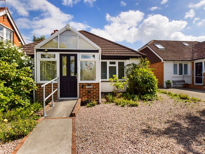 3 bed detached bungalow for sale in North Road, Crawley RH10 Zoopla