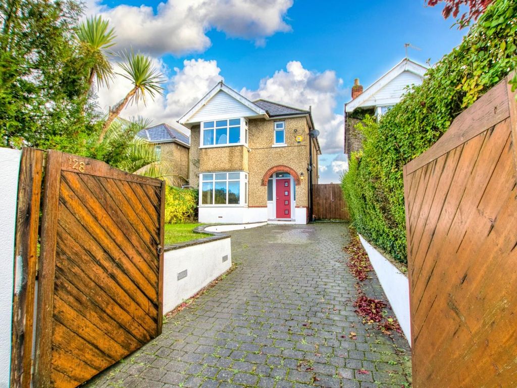 3 bed detached house for sale in Weston Lane, Southampton SO19, £