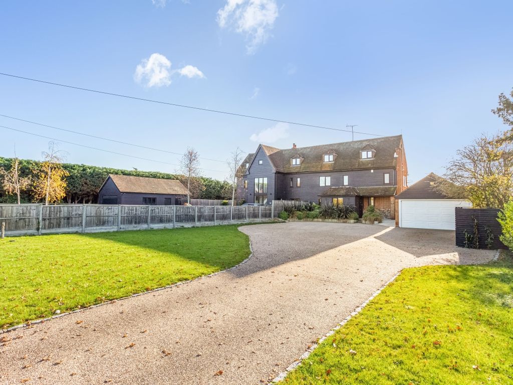 5 bed semidetached house to rent in Drift Road, Winkfield, Windsor SL4