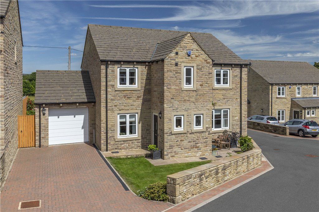 4 bed detached house for sale in Moor View, Addingham, Ilkley LS29 - Zoopla