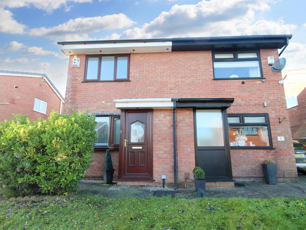 2 bed semidetached house to rent in Erradale Crescent, Wigan WN3, £825