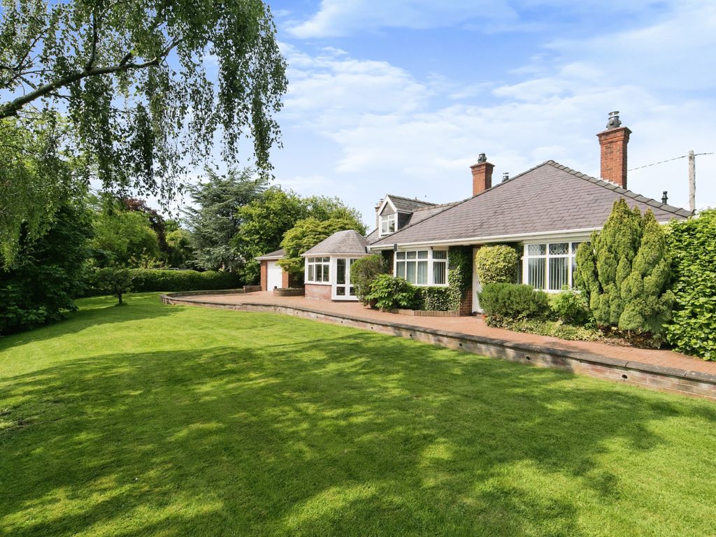 4 bed bungalow for sale in Dodleston Lane, Pulford, Chester, Cheshire