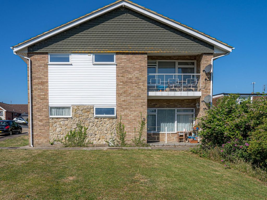 2 bed flat for sale in Cypress Close, Seasalter, Whitstable CT5 Zoopla