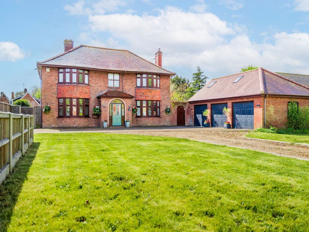 6 bed detached house for sale in Dereham Road, Easton, Norwich NR9, £