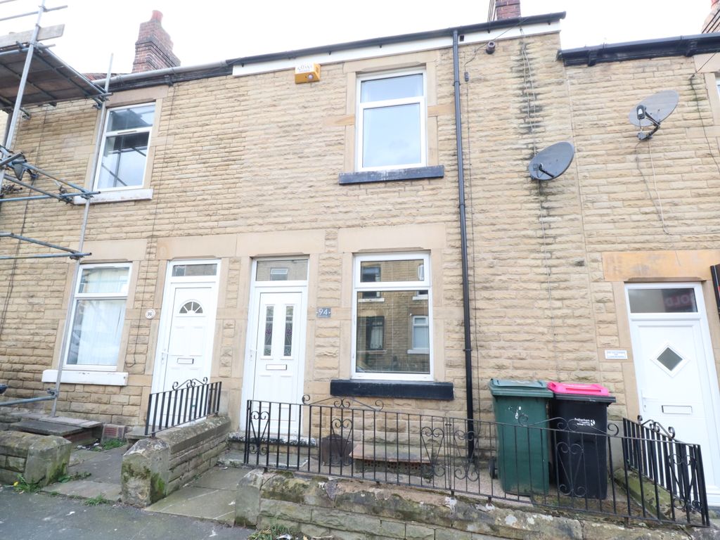 2 bed barn conversion to rent in Avenue Road, WathUponDearne