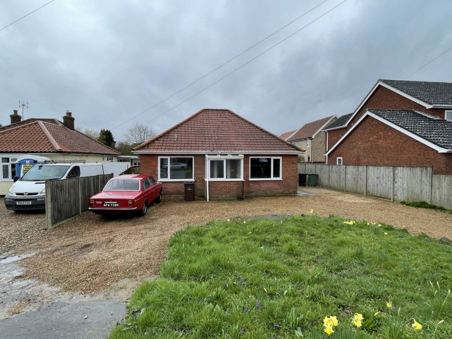 3 bed detached bungalow for sale in 98 Norwich Road, Attleborough