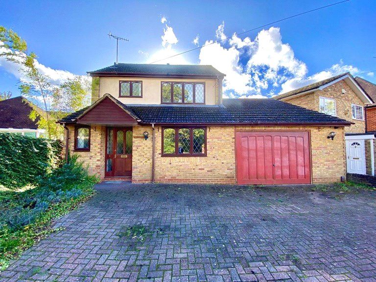 3 bed detached house for sale in Rowan Drive, Crowthorne, Berkshire